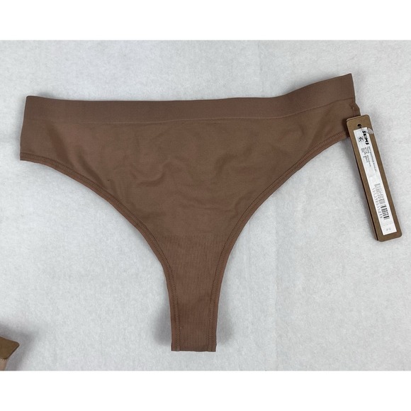 SKIMS Soft Smoothing Thong & Fits Everybody Thong Size S NWT Lot of 2 Neutrals - Picture 5 of 7